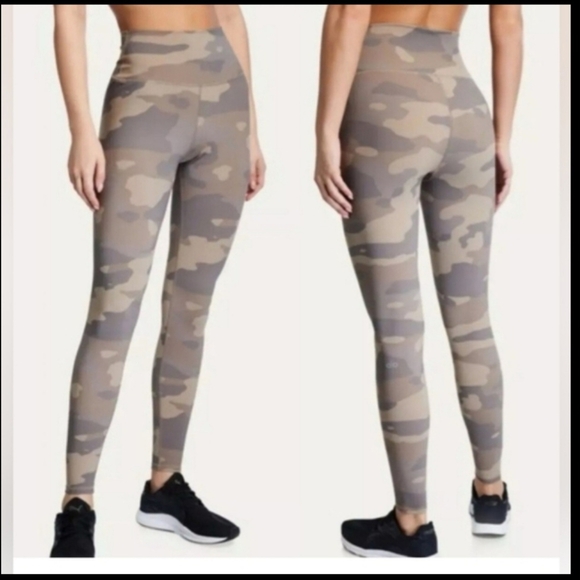 NWOT Alo Camouflage High Waisted  Leggings Size XS - Picture 1 of 5